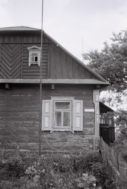4c.Traditional-Wooden-Decorative-Window-Frames-Dyvin-Dzivin-2013-2013187-28A