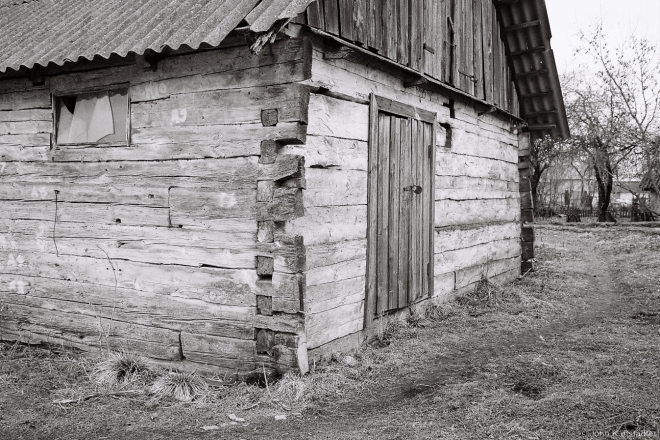 5.Detail of Corner, Old Barn, Novyja Doktaravichy 2016, 2016069-34A(2) (000064