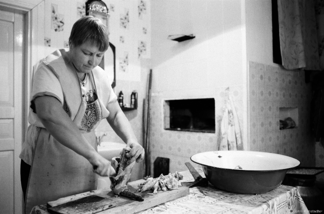 5.Polesian Kitchen in Winter, Slicing up the Duck, Tsjerablichy 2016, 2016341- (65630023