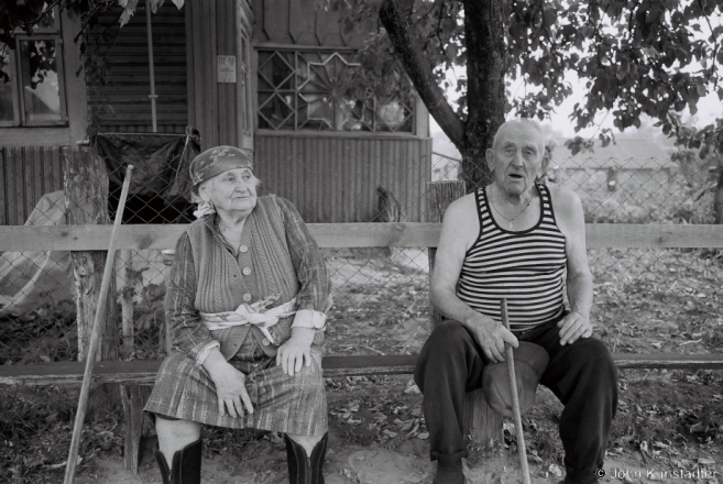 5.Portraits of Tsjerablichy, Babulja Natasha & Her Neighbor Dzjed Khvjedar, Tsjerablichy 2015, 2015314-3A (F1040003