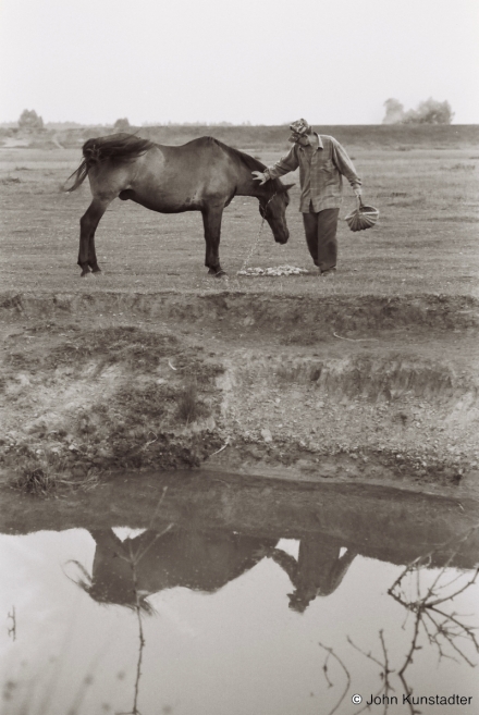 6.Granddad-Vasil-Feeding-Apples-to-His-Horse-Tsjerablichy-2012-2012202-28A