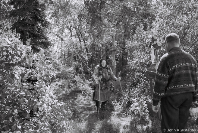6.Granny Maryja and Her Son Ivan at the Radaunitsa Blessing of the Grave of Her Father, Tsjerablichy Old Cemetery 2014, 2014134-14A (F1040015