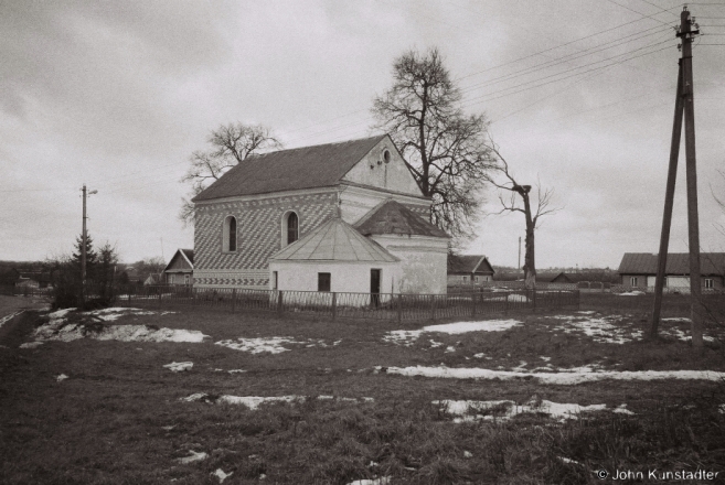6b.Churches of Belarus CCXLI, Chapel of Late 16th Century(?), Rebuilt 19th Century, Covered in Brick Siding 1990's, Now the R.C. Chapel of Our Lady of Vostrabrama, Uzhanka 2016, 2016063-4A