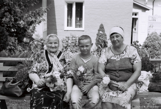 6e.Portraits-of-Polesia-Three-Generations-Mjadovy-Spas-Davyd-Haradok-2018-2018185_28A