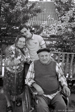 7.With Wife Eufrasin'nja and Grandson Sasha, Tsjerablichy 2015, F1190002(2015197a-