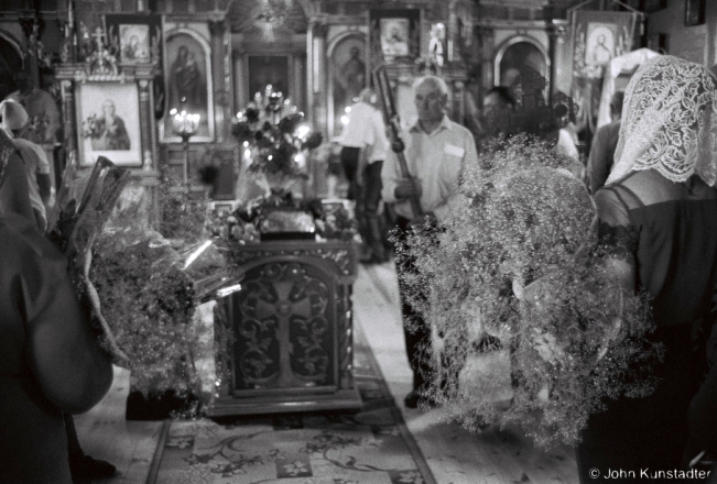 7a.Assembling-for-the-Procession-Patronal-Feast-of-the-Holy-Trinity-Azdamichy-2019-Tr2019095_22A