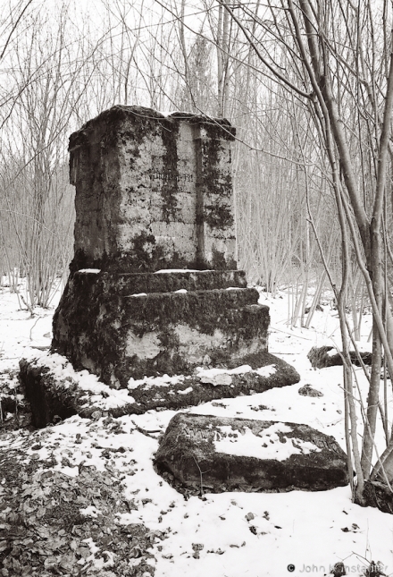 7a.World-War-I-Cemeteries-Memorials-LI-German-Regimental-Memorial-331-332-92-Klim-2016-2016100-7A