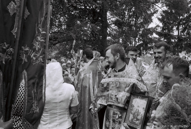 7c.First-Stop-Procession-Patronal-Feast-of-the-Holy-Trinity-Azdamichy-2019-2019097a_05