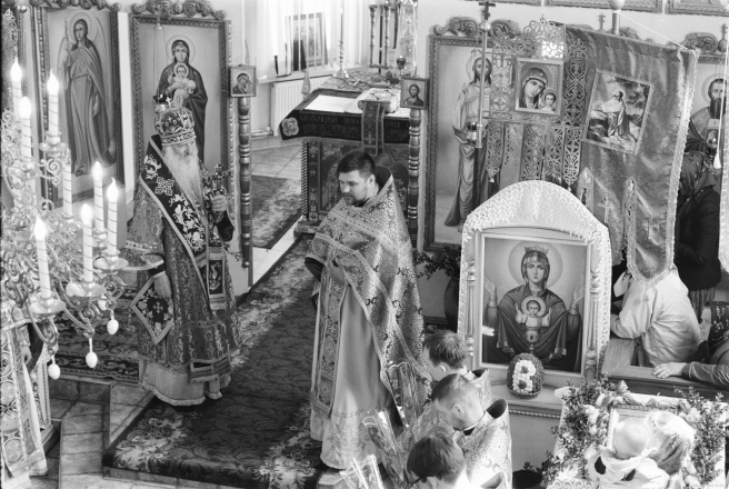 7c.Parish-Priest-Farher-Vital-Speaks-after-Archbishop-Stefans-Homily-Patronal-Feast-ofthe-Resurrection-Tsjerablichy-2019-2019049-34A