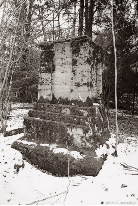 7c.World-War-I-Cemeteries-Memorials-LI-German-Regimental-Memorial-331-332-92-Klim-2016-2016100-3A