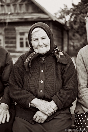 8.Babulja Nadzja Jaromich (1921), Tsjerablichy 2010, 2010089b-29 (2)