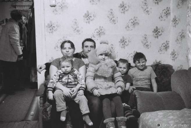 8a.Ivan & Lida with Four of Their Five Children, Shchadrets, Tsjerablichy 2017, 2017019a- (F1160016