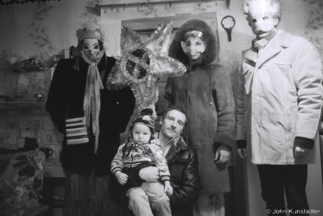 8b.Ivan with His Youngest Child Maksim, Pasha and Friends, Shchadrets, Tsjerablichy 2017, 2017019a- (F1160018