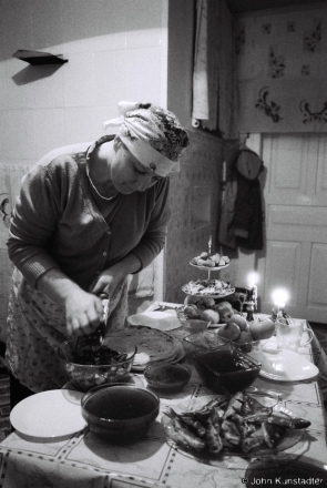 9.Preparation of Orthodox Christmas Eve Meal (kuts'tsja), Tsjerablichy 2017, 2017006a-14A