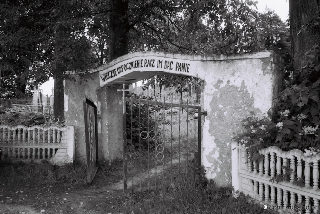9a.Gates-to-Roman-Catholic-Cemetery-Varnjany-2016-2016235-19A