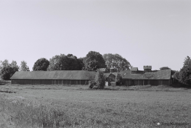 9b.Old-Barns-Former-Piljauski-Estate-between-Nach-and-Huta-Hantsavichy-Dist.-2014-2014176a-11A
