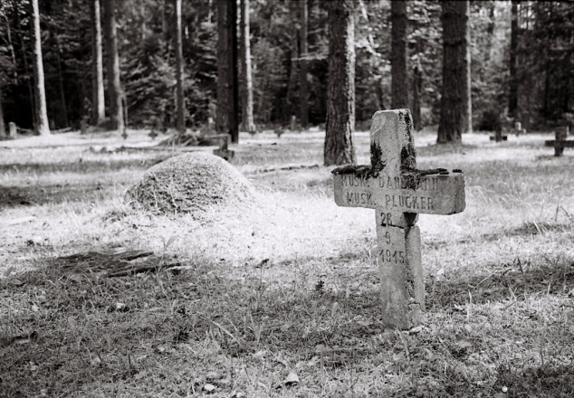 9c.World-War-I-Cemeteries-LXVI-German-WWI-Cemetery-on-Outskirts-of-Markoutsy-2016-2016167-3A