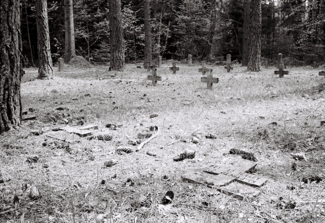 9g.World-War-I-Cemeteries-LXVI-German-WWI-Cemetery-on-Outskirts-of-Markoutsy-2016-2016167-21A