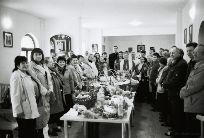 After-the-Blessing-of-Easter-Baskets-R.C.-Parish-of-Christ-the-Savior-Mjensk-2009-2009068-22