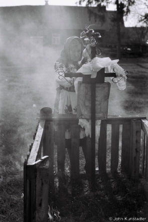 Burning Last Year's Decorations, Holy Saturday, Daniljevichy 2015, 2015085-11A