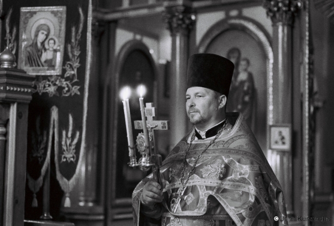 Christ-is-Risen-All-Night-Easter-Service-Orthodox-Church-of-the-Holy-Trinity-Azdamichy-2019-MP-Summilux-M-751.4-TMZ-@-800-2019040_18A