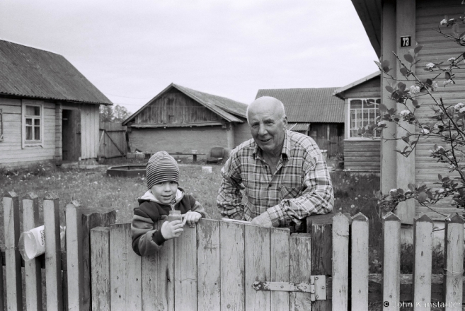 Belarus in Faces CLV, Mikhail and His Grandson, Panjamon' 2015, F1080033(2015154b-