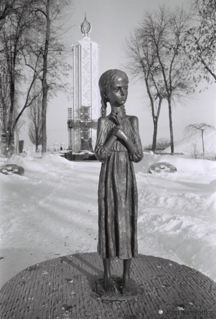 Girl-with-Five -Stalks-Holodomor-Memorial-Kyiv-2019-2019010-23