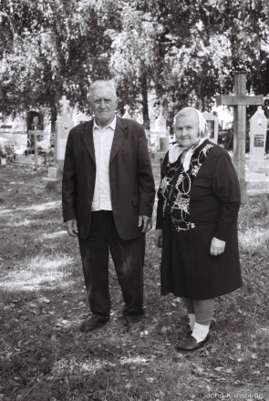 Kolja and Katsjaryna after Jablychny Spas, Azdamichy 2013, 2013292-02 (F1190002