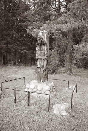 Memorial to Political Prisoners of the Soviets Murdered by the NKVD in June 1941, Igumjen (Chervjen') 2015,  2015356-32