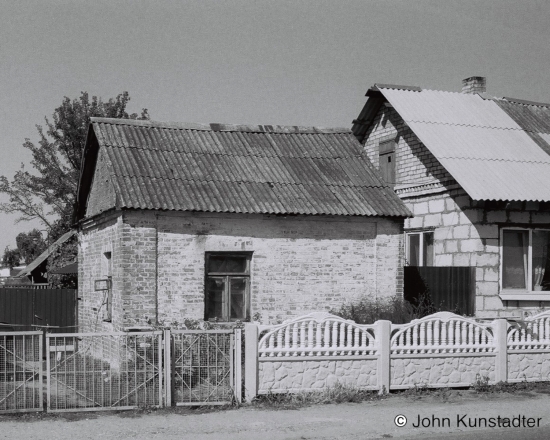 Pre-war-Building,-Il'lja-2018-2018222-0A