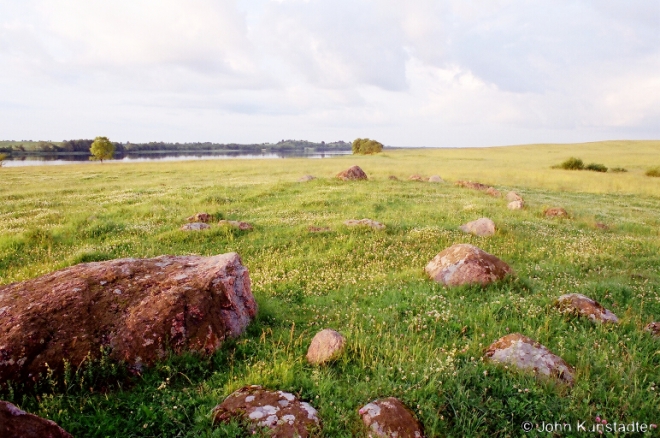 belarusian-stonehenge-lake-janava-2001-310700042001147-3a