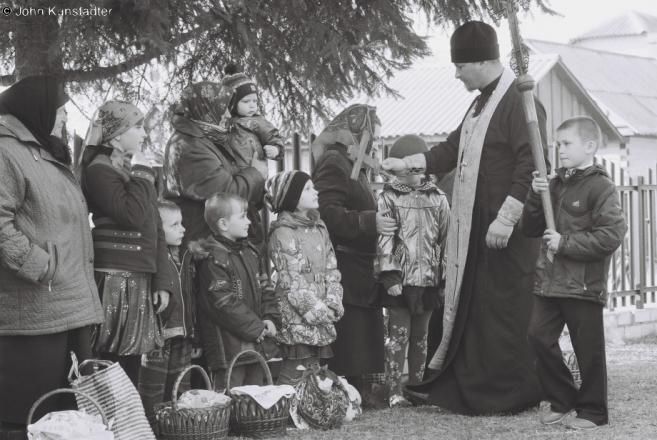 blessing-of-easter-bread-for-tsjerabljuki-azdamichy-2012-2012085-29a
