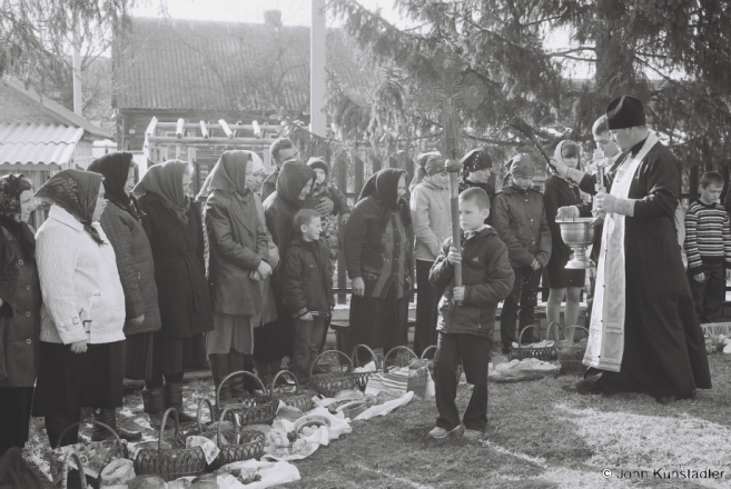blessing-of-easter-bread-for-tsjerabljuki-azdamichy-2012-2012086-17a