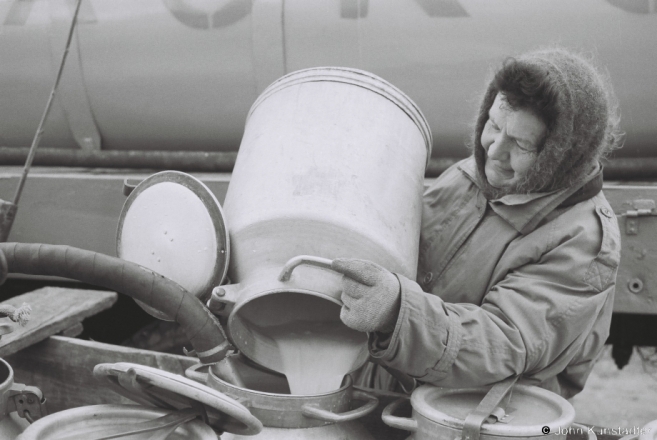 collecting-milk-kramjanitsa-2012-2012056-31