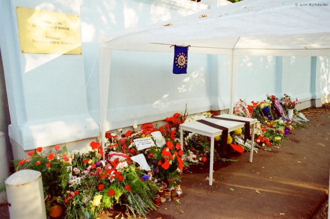 flowers-laid-at-american-embassy-sept-14-2001