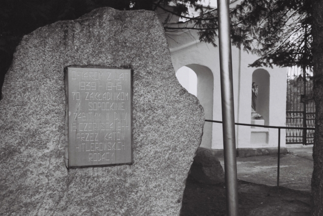 memorial-to-victims-of-a-nazi-reprisal-sapotskin-2009