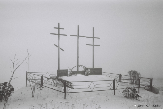 monument-to-local-victims-of-stalinism-vynja-2012-2012009-f1120016