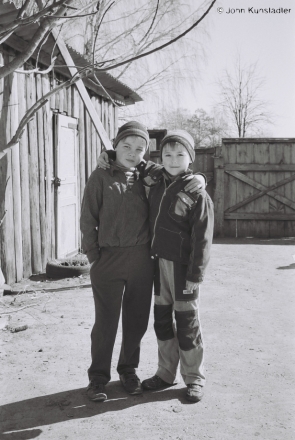 second-cousins-tsjerablichy-2012-2012050-15