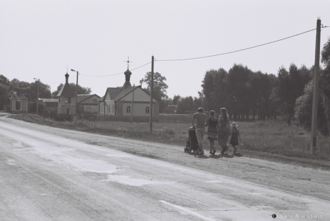 sunday-morning-in-july-vjerasnitsa-2012-2012205-f1110004