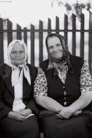 women-of-polesia-azdamichy-2010